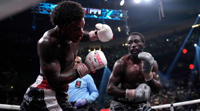 Terence Crawford and Errol Spence boxing.